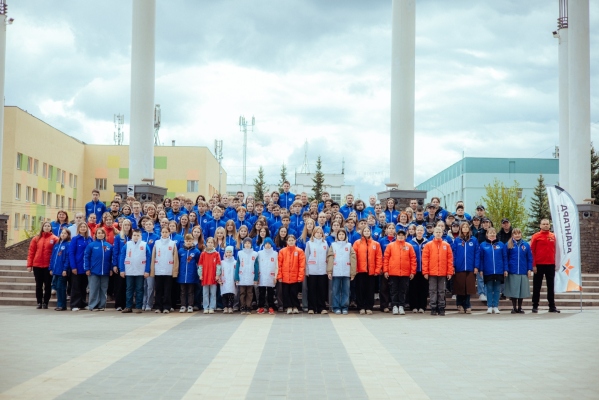 Более 150 молодых людей исполнили песню «День Победы» в Нижнем Новгороде