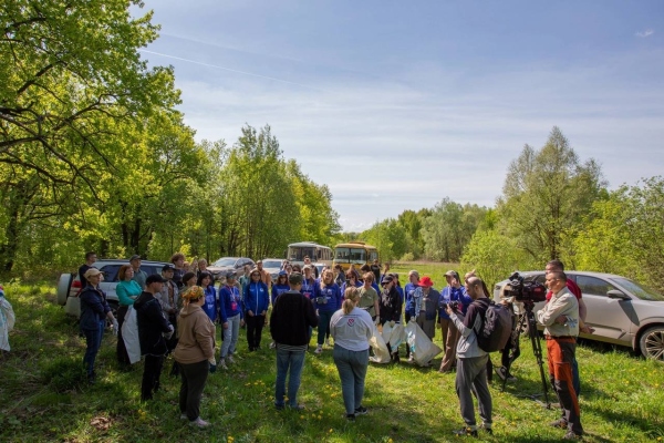 Волонтёры Победы провели акцию по очистке природоохранной зоны «Артёмовских лугов»