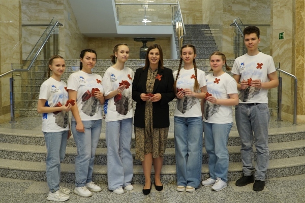 В преддверии Дня Победы Волонтёры Победы дали старт Международной акции «Георгиевская лента» в Алтайском крае