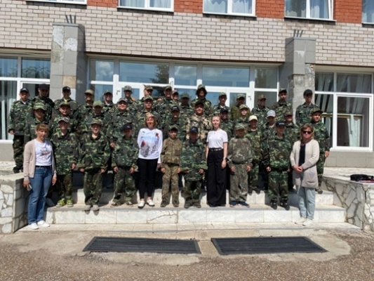 Волонтёры Победы рассказали о Движении участникам военно-патриотической смены «Юный спецназовец»