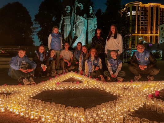 «Огненные картины войны»: 4000 огней памяти зажглись в нашем городе!