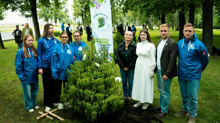 Волонтёры Победы продолжают сопровождать акцию «Сад памяти» в России и за рубежом