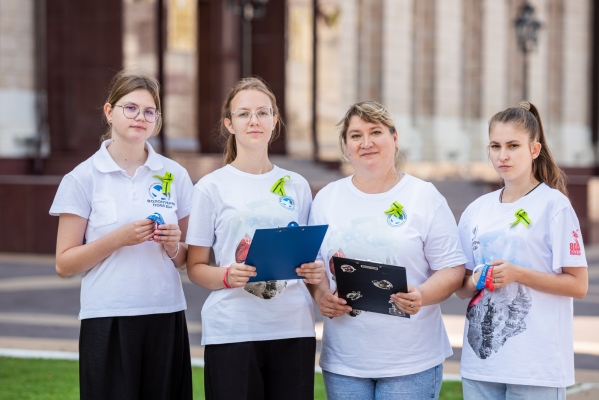 В День окончания Ленинградской битвы Волонтёры Победы почтили память погибших и рассказали о подвигах Героев