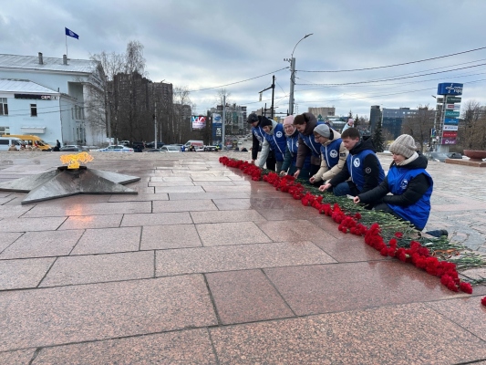 Волонтёры Победы почтили память героев в День защитника Отечества