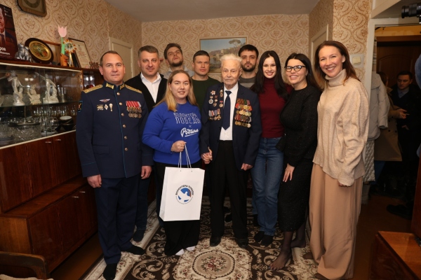 «Главный подарок для каждого защитника – это жизнь»: Волонтёры Победы поздравили Героев с Днём защитника Отечества