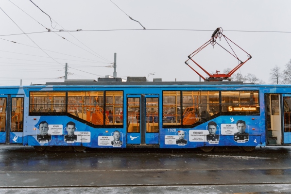 В Нижнем Новгороде на маршруты общественного транспорта вышли два новых «Вагона Победы»