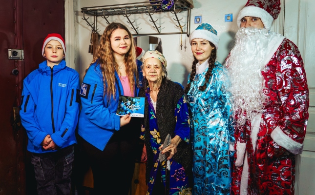 «С Новым годом, ветеран!»: Волонтёры Победы и Единая Россия поздравляют Героев по всей стране