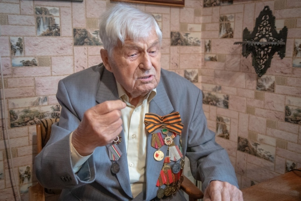 Он видел Великую Отечественную войну своими глазами. Мы передали ему спасибо за Победу!