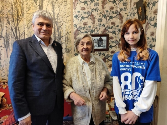 Волонтёры Победы поздравили ветеранов с Днём Победы