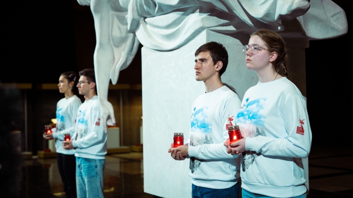 Память о каждом Герое жива: Волонтёры Победы и «Единая Россия» провели мероприятия в День памяти и скорби