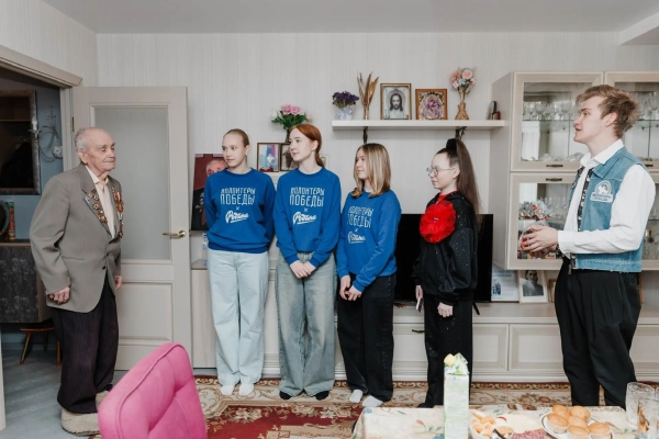 Волонтёры Победы поздравили нижегородских ветеранов с пасхальными праздниками