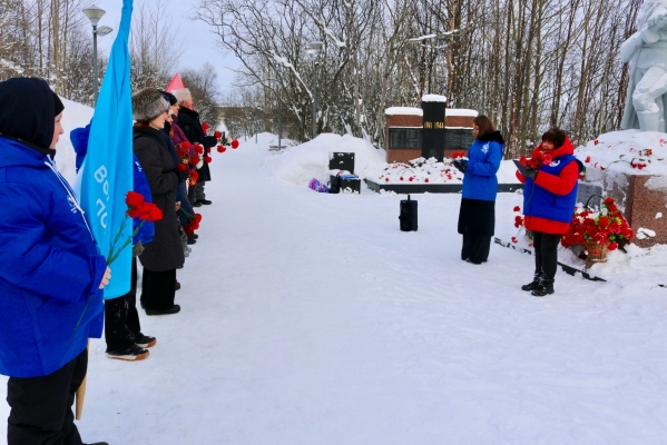 День защитника Отечества: митинги и возложение цветов в Мурманской области!