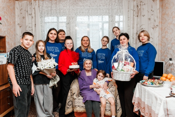 Волонтёры Победы поздравили нижегородскую труженицу тыла Марию Комолову со 105-летием