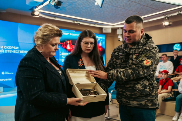 В фонды Национального центра исторической памяти при Президенте Российской Федерации переданы вещи, найденные в ходе поисковых работ в парке «Сильвия» в Гатчине