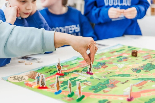 Нижегородские школьники приняли участие в турнире по настольной игре «Сокровища народного подвига»