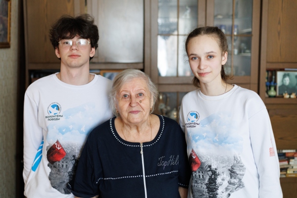 С заботой о каждой: 8 Марта Волонтёры Победы провели встречи с женщинами-Героинями