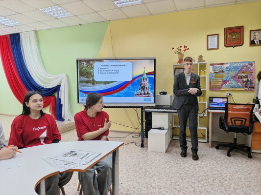 Добровольцы Движения провели интеллектуальную игру