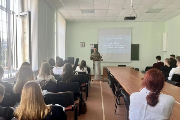 В День знаний в Нижегородской области прошли уроки мужества с участниками СВО для школьников и студентов