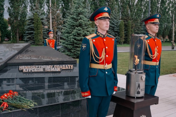 Церемония зажжения лампады от Вечного огня